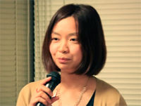 健友会の「看護・介護交流集会」で発表する原﨑さん
